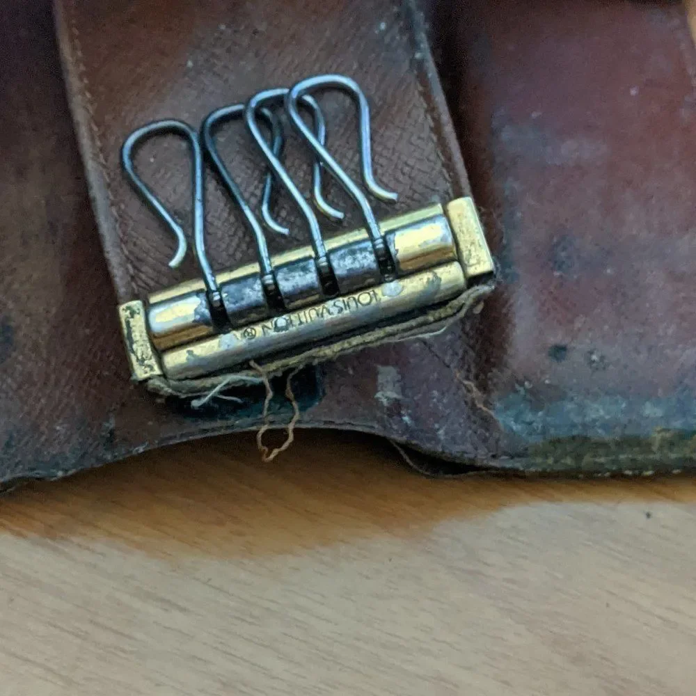 Louis Vuitton Key Holder/Wallet #310💥PRICE DROP💥